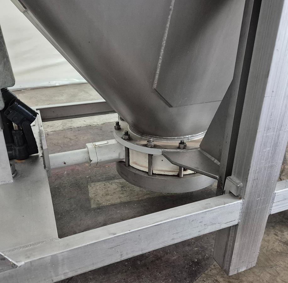 Used Edelstahl-Maurer AG IBC-Behälter mit Halar-Beschichtung 670 ltr.