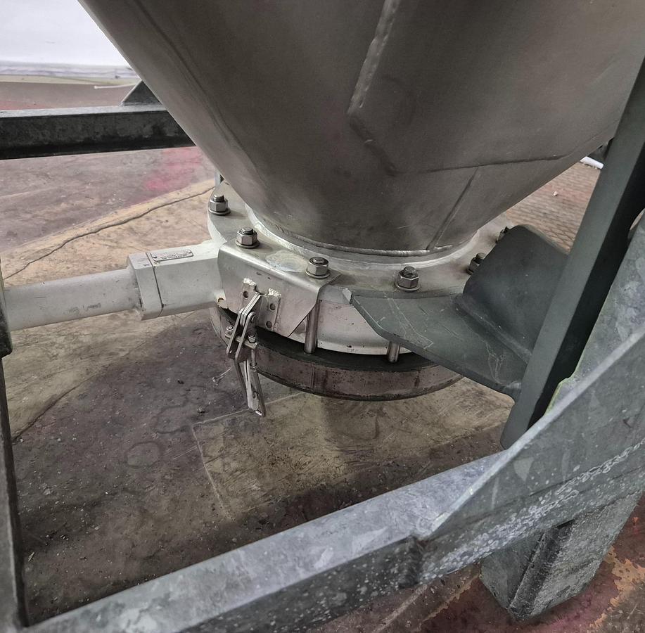 Used 1984 Stöcklin AG IBC-Behälter mit Halar-Beschichtung 630 ltr.