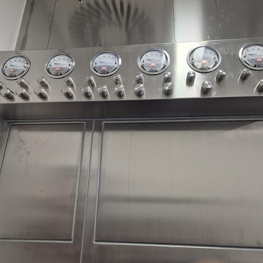 Gebraucht Hermann Waldner Isolator-Anlage mit einem integrierten STERIS VHP 1000ED