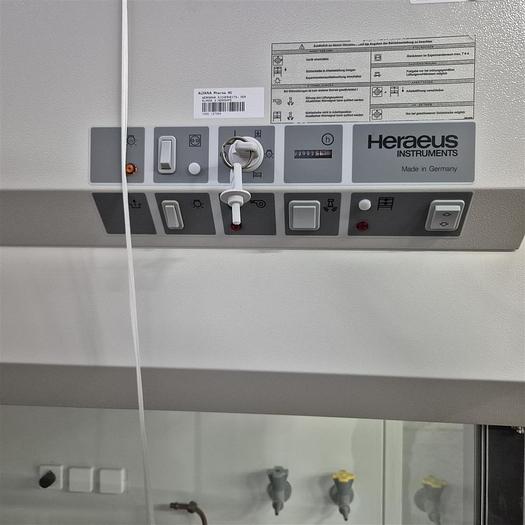 Gebraucht Heraeus Herasafe Sicherheitswerkbank HS 15 Klasse 2