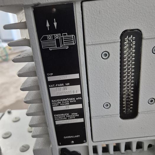 Gebraucht Lrybold Trivac Drehschiebervakuumpumpe Station 