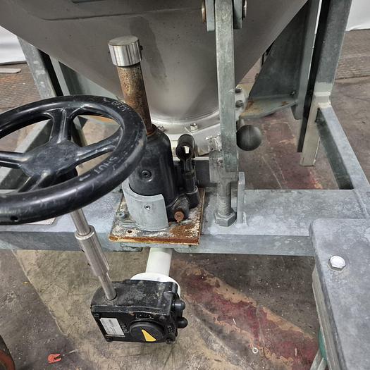 Used 1984 Stöcklin AG IBC-Behälter mit Halar-Beschichtung 630 ltr.