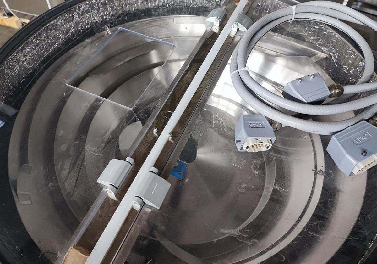 Gebraucht Ozaf E-15 AG Automatischer Zuführelevator mit Ozaf Automatischer Auflockerungsvorrichtung