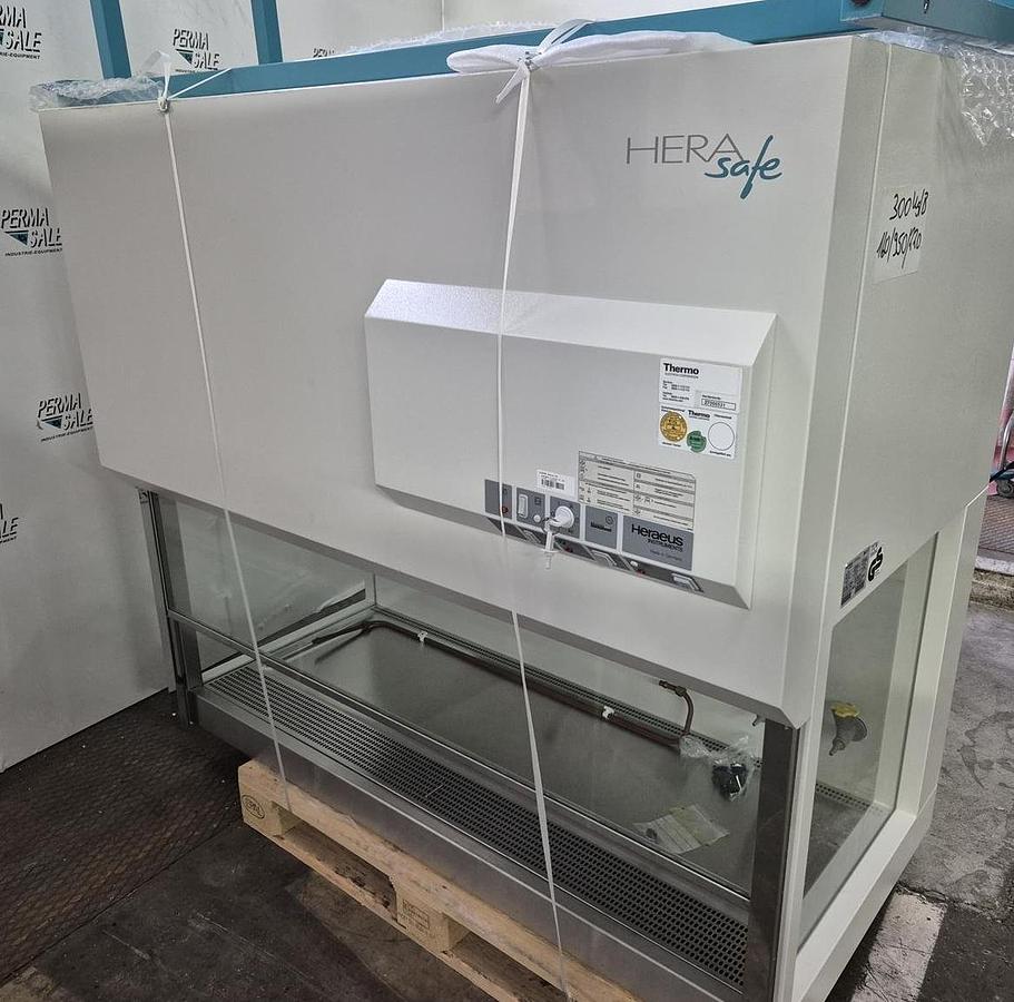 Gebraucht Heraeus Herasafe Sicherheitswerkbank HS 15 Klasse 2