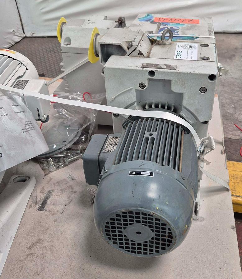 Überholt Trivac Drehschiebervakuumpumpe - TRIVAC D65B