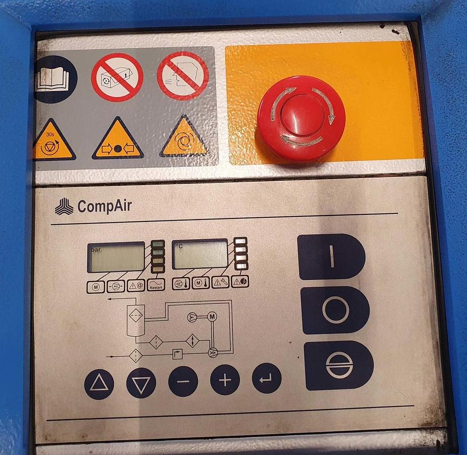 Gebraucht Compair Schraubenkompressor L18
