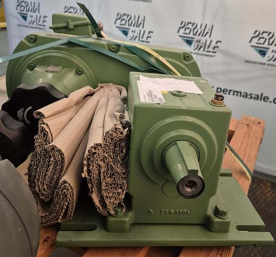 Gebraucht Lenze Getriebemotor GST06-2KVBR mit Motor FN 90S/B-4