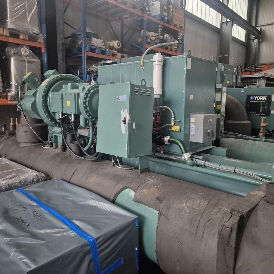 Gebraucht YORK YMC2 S300 AA Chiller