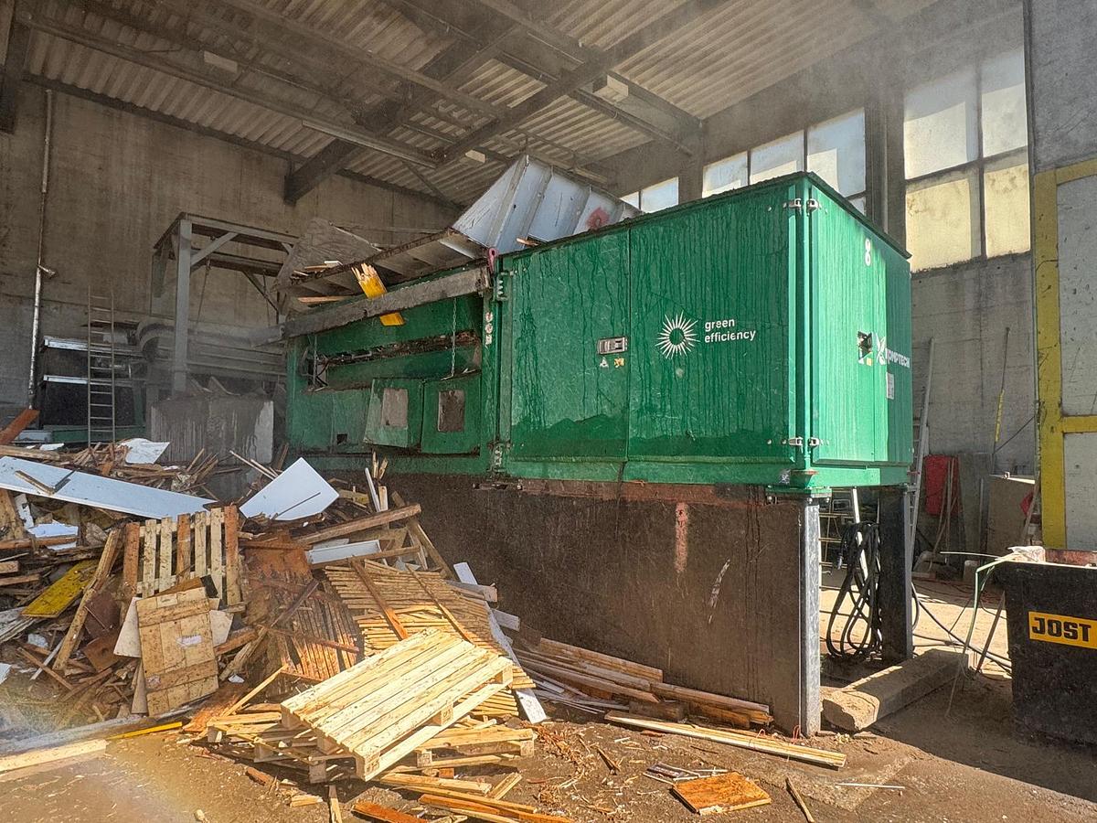 Gebraucht Komptech Zwei-Wellen-Zerkleinerer CRAMBO 5200 direct