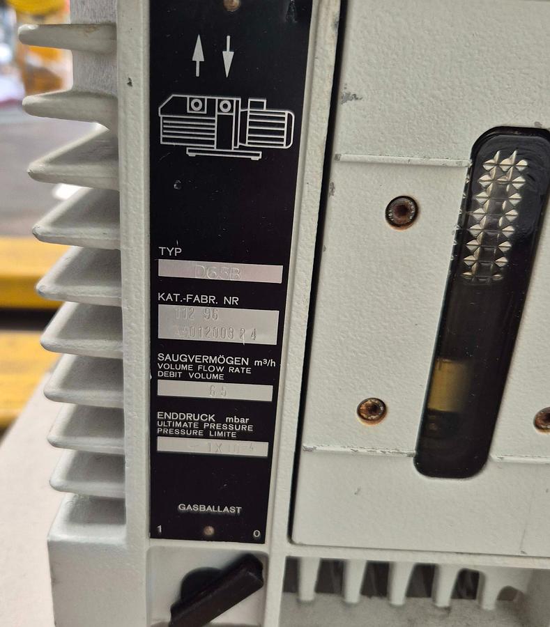 Überholt Trivac Drehschiebervakuumpumpe - TRIVAC D65B