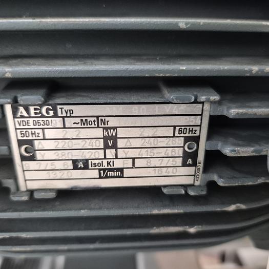 Gebraucht Leybold Trivac Drehschiebervakuumpumpe Station