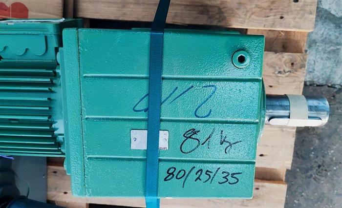 Gebraucht Lenze Getriebemotor DERAB090/39.16