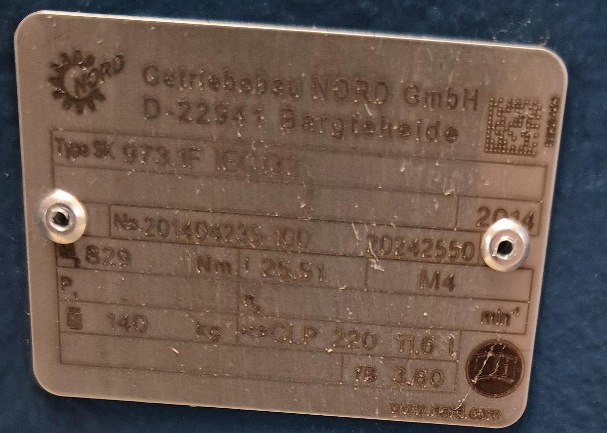 Getriebebau NORD Getriebemotor mit einem VEM IE2-Motor SK 973.1F IE2-K11R