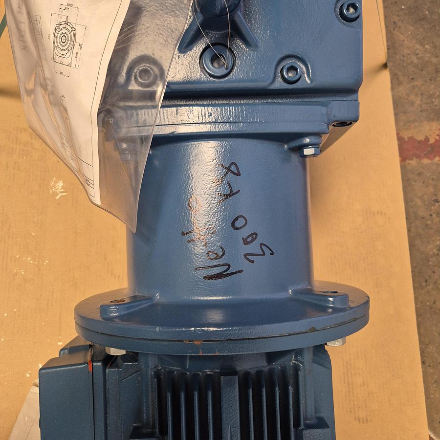 Getriebebau Nord Getriebemortor mit VEM Motor SK 63F IEC160