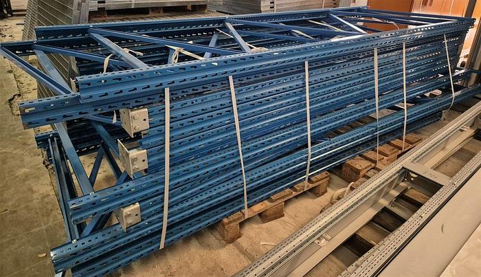Gebraucht Paletten Schwerlastregal Ständer mit 2400 Kg/Feld 600 cm Höhe