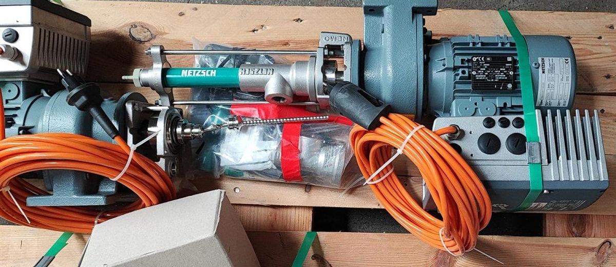 Netzsch Exzenterschneckenpumpe NM003BH06S12F mit Motor