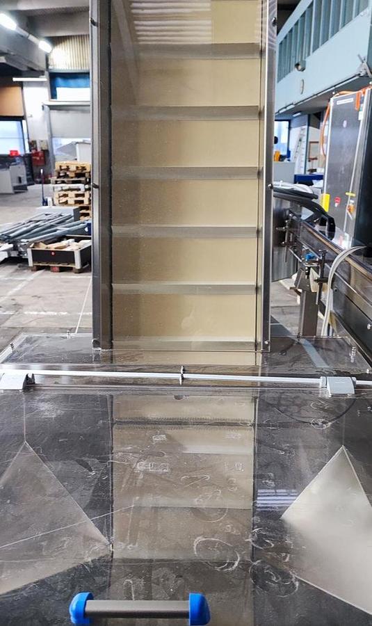 Gebraucht Ozaf E-15 AG Automatischer Zuführelevator mit Ozaf Automatischer Auflockerungsvorrichtung