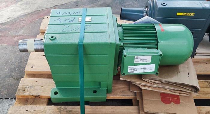 Gebraucht Lenze Getriebemotor DERAB090/39.16