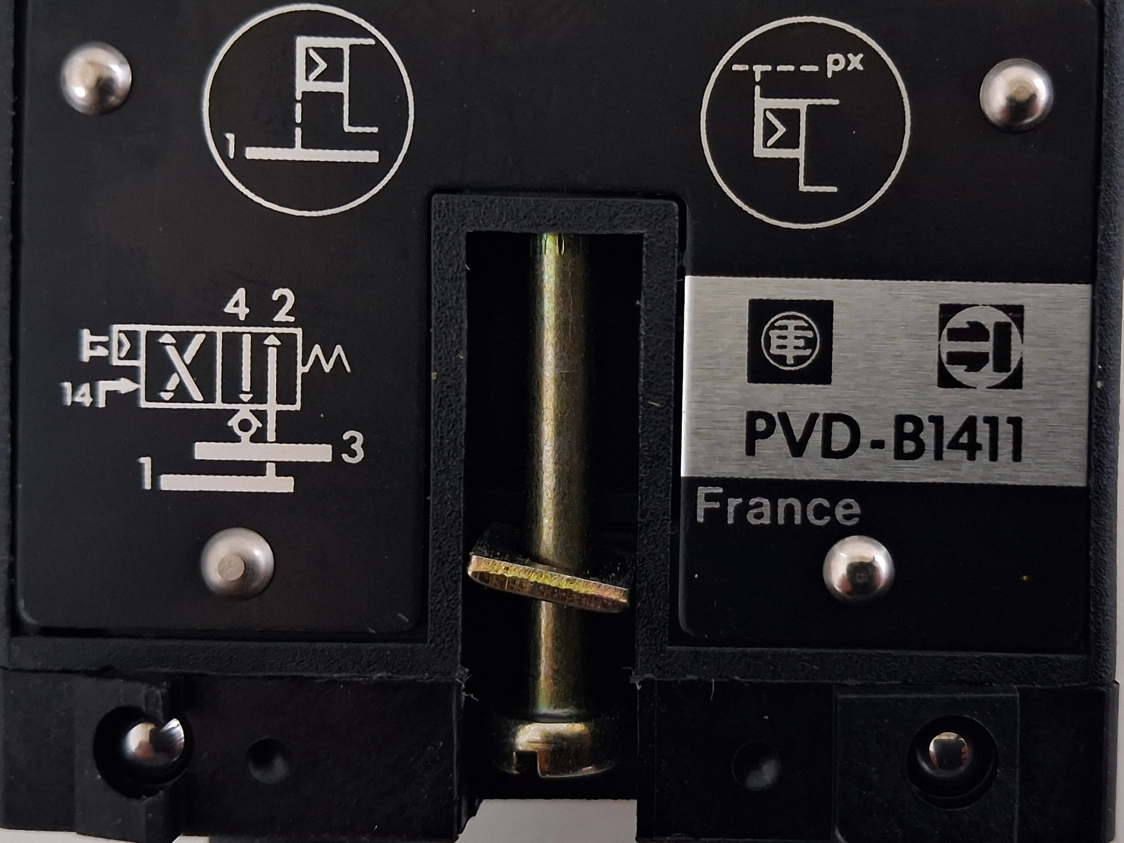 Gebraucht PVDB1411
