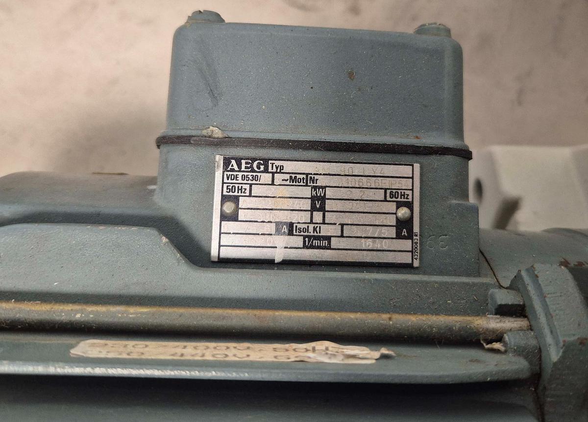 Überholt Trivac Drehschiebervakuumpumpe - TRIVAC D65B