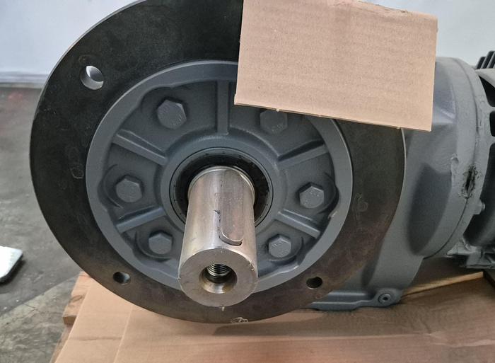 Alfred Imhof KF87 DV132M4/BM/TF Stirnradgetriebe mit SEW Eurodrive Moto