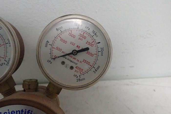 Used Fisher Scientific Company 1084 Compressed Gas Regulator with CGA-580 Fitting