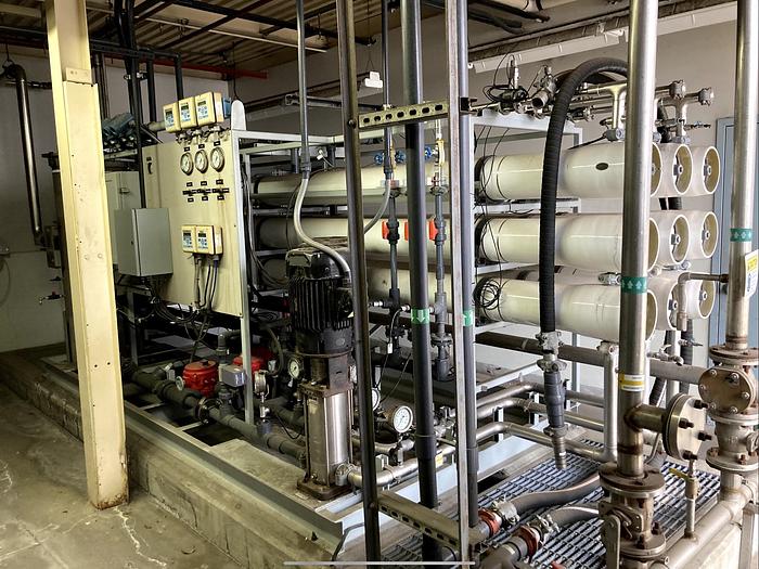 Used OSMONICS MODEL RO.100-FRP.PRR.MOD WATER PURIFICATION SYSTEM