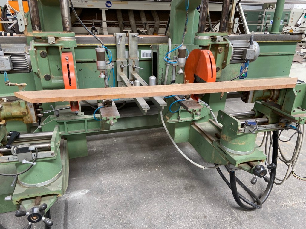 Usato Troncatrice di testa, doppia, con gruppi a forare
