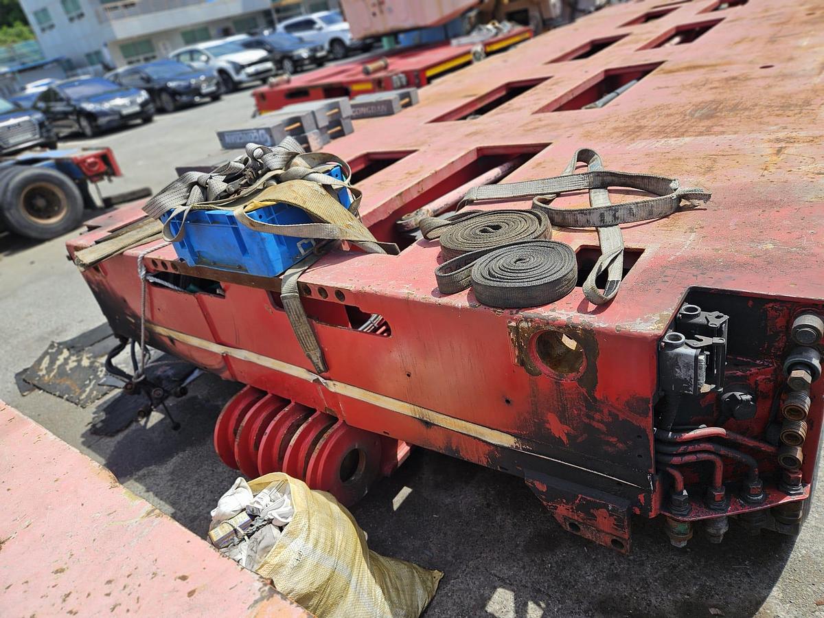Used Goldhofer Model THP/SL 7 axle line Modular Trailer