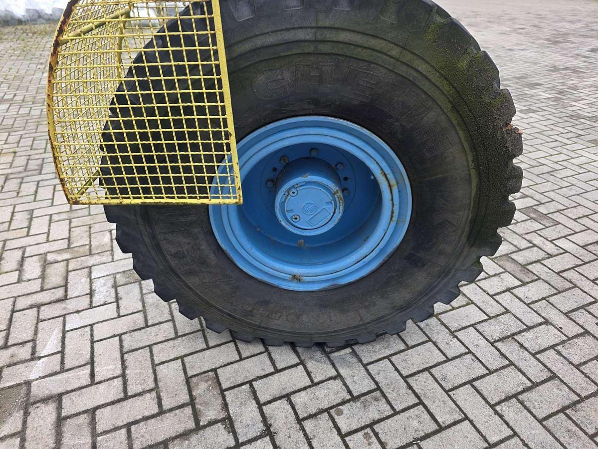 Refurbished ASCOM 20 ton Rubber Tyre Gantry