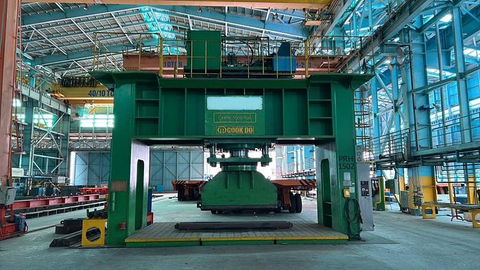 Used 1500 Tonne Hydraulic Portal Frame Press