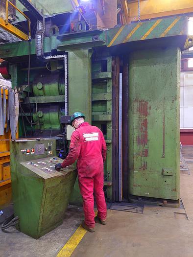 Used Vertical Plate Bender, 2000 ton, 3.100mm Wide x 90mm Thick Plate Capacity