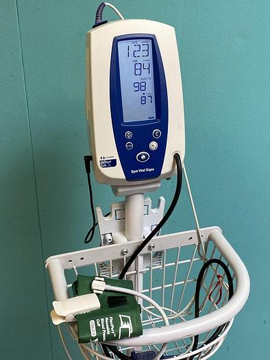 Gebraucht Welch Allyn Spot Vital Signs Monitor auf Trolley mit Manschette