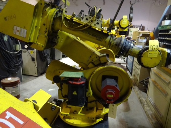 Used FANUC R2000iA/165F ROBOT W/RJ3iB CONTROLLER