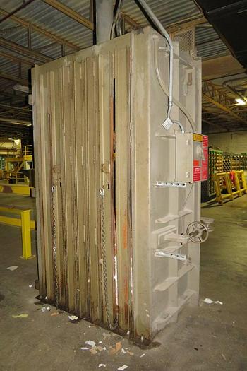 Used PIQUA WASTE EQUIPMENT INC. VERTICAL BALER