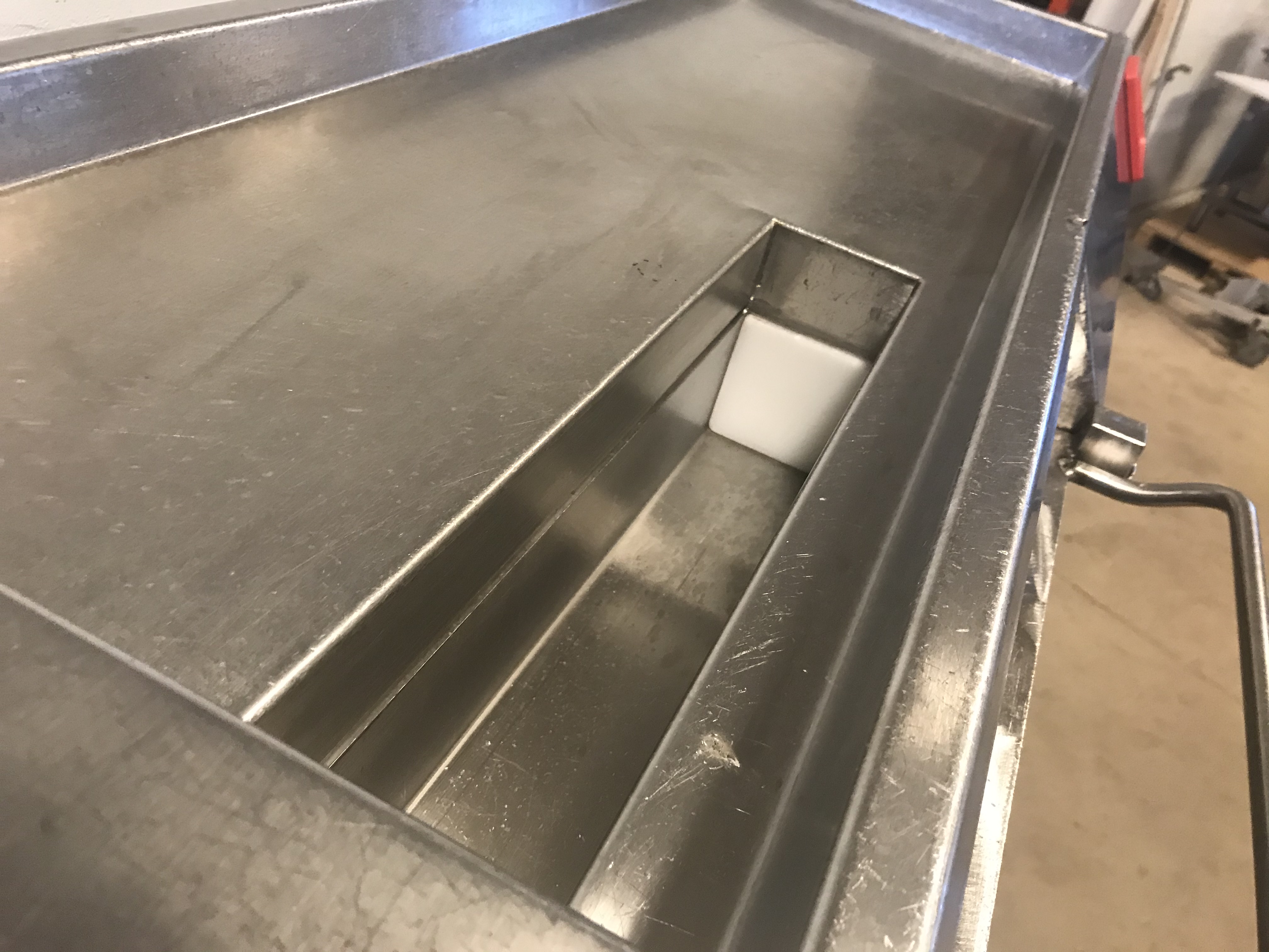 Begagnad Tärningmaskin Holac Cubix 33x33mm