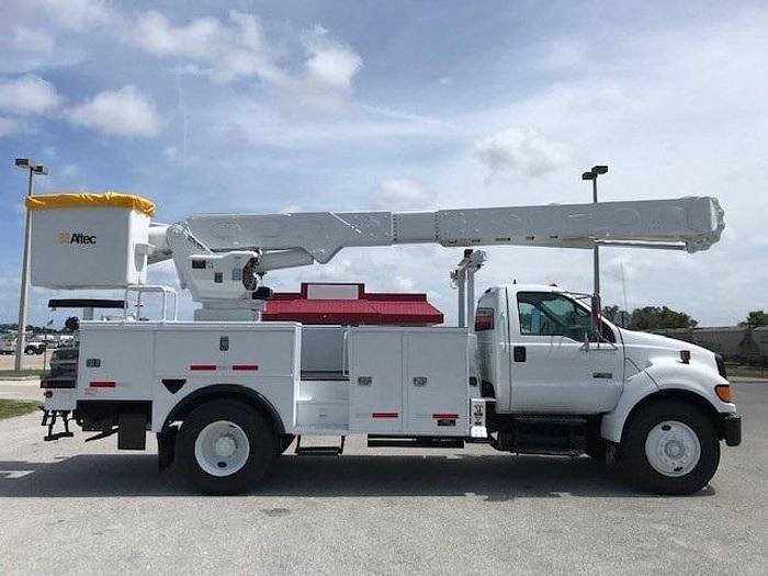 Used 2009 Ford F750 Altec AM55 60ft Over Center Bucket Truck - C94193