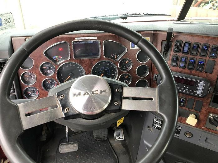 Used 2010 Mack CHU613