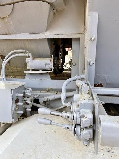 Used 1998 Reimer 9 Yard Volumetric Concrete Mixer Truck