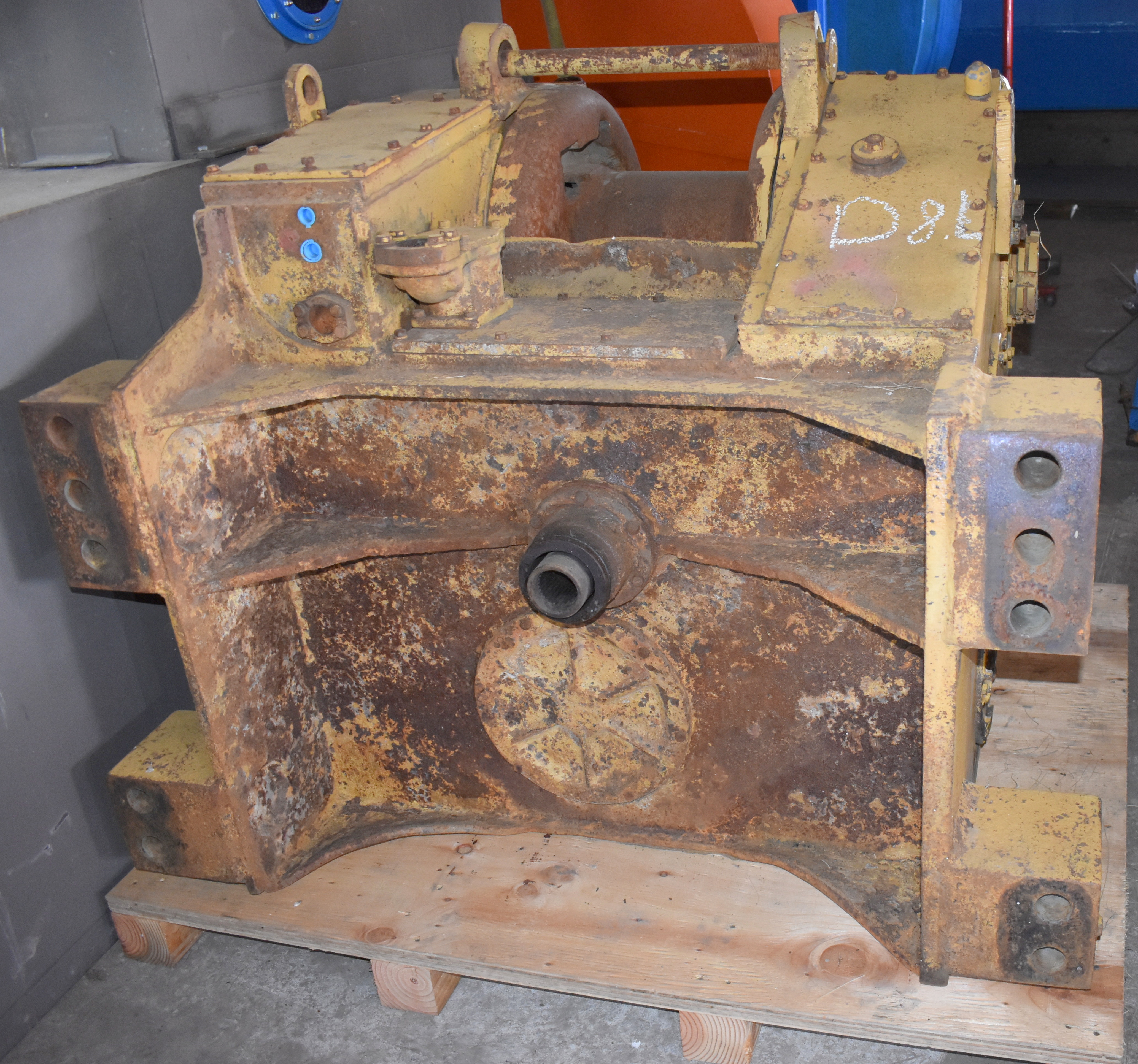 Used Caterpillar D8 L winch, used D8 winch, used Cat winch, used D8L Caterpillar winch,