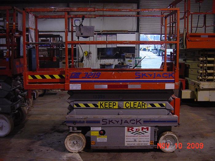 1998 SKYJACK 3219