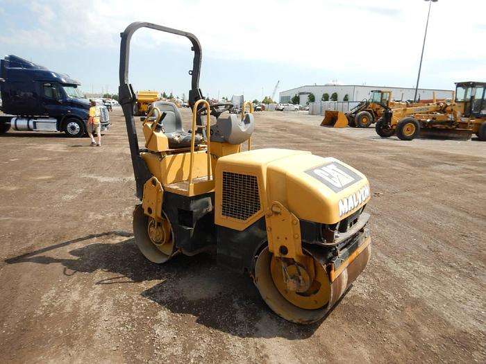 2005 Caterpillar CB-214E