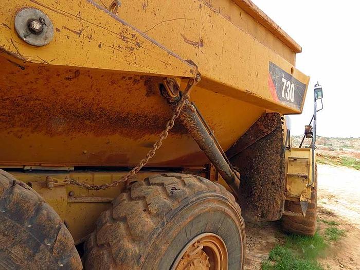 Used 2013 CATERPILLAR 730