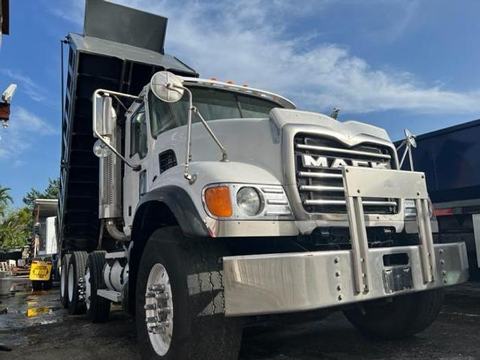 Used 2004 MACK CV713 DUMP TRUCK