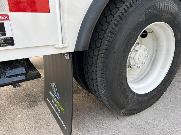 Used Terex Commander C4047 Digger Derrick on 2011 Ford F750 Reg Cab Utility Truck - 96762