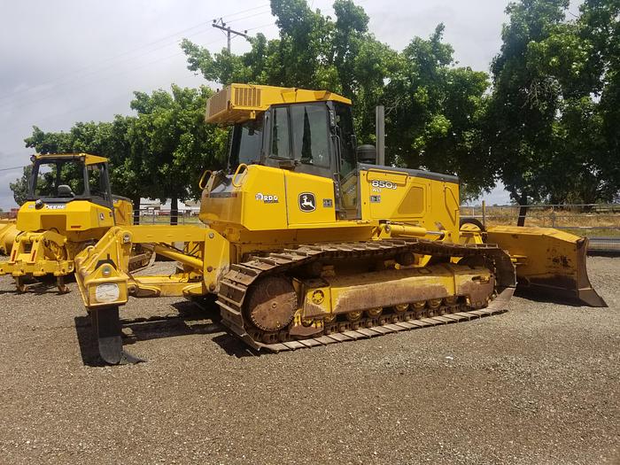 Used 2011 John Deere 850J WLT