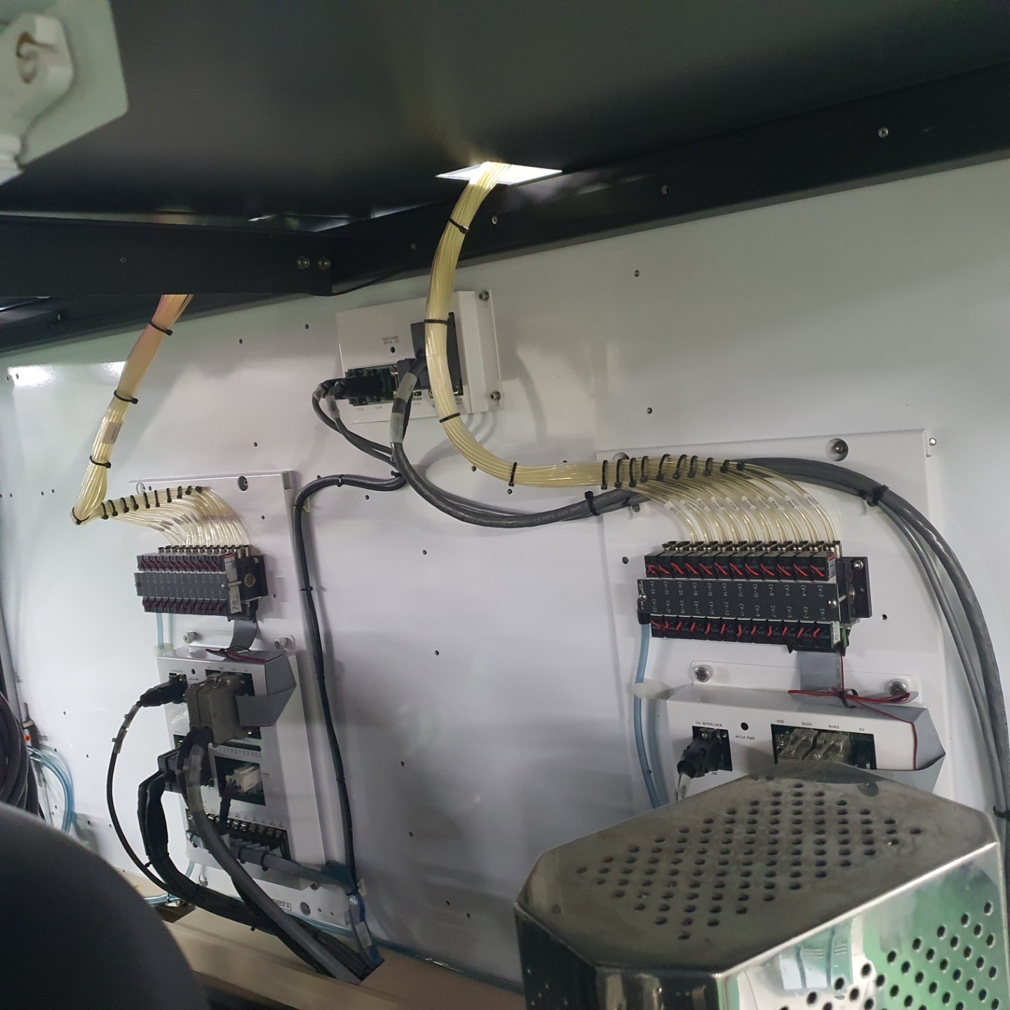 Used 2000 AMAT Centura 2 DPS POLY