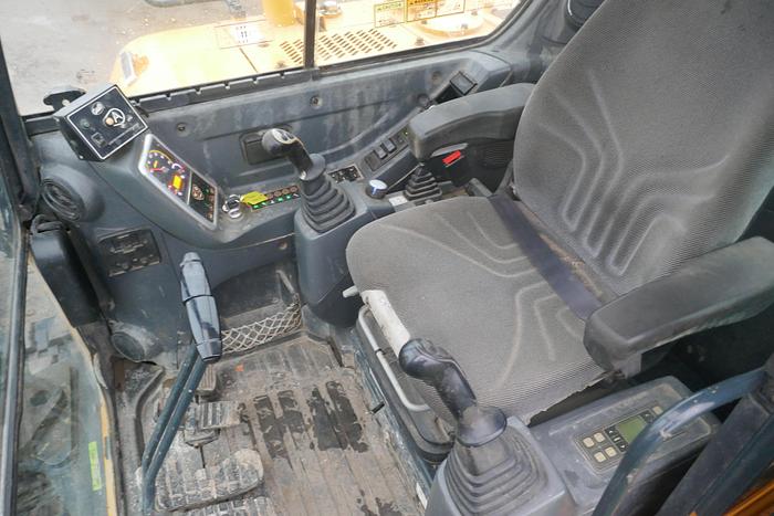 Used 2013 HYUNDAI ROBEX55-9