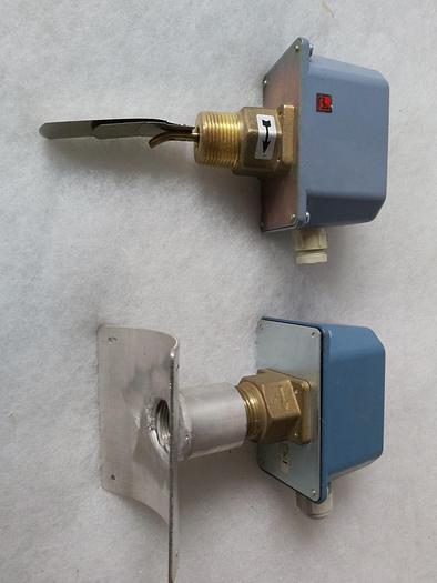 Gebraucht 2 Stück Strömungsschalter, S6065A1003, Honeywell,  gebraucht