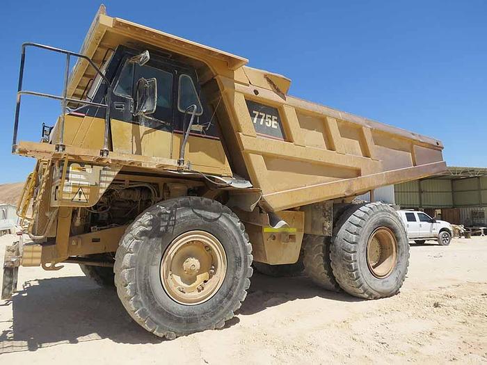 Used 2005 CATERPILLAR 775E